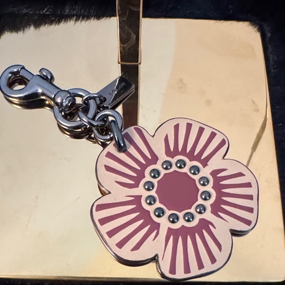 CoachTea Rose Keychain - Picture 1 of 11